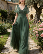 Elegantes Maxikleid in Eukalyptus mit Perlenstickerei – A-Linie V-Ausschnitt