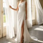 Elegantes Maxikleid in Elfenbein – Exklusives Etuimodell mit One-Shoulder-Schnitt, hohem Schlitz und fließendem Chiffon