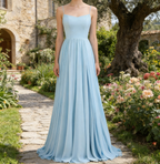 Elegantes Maxikleid in Olivgrün – Spaghettiträgern, Cut-Outs und Beinschlitz