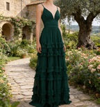 Prachtvolles Plissee-Ballkleid mit Spaghettiträgern – Elegantes gestuftes Maxikleid