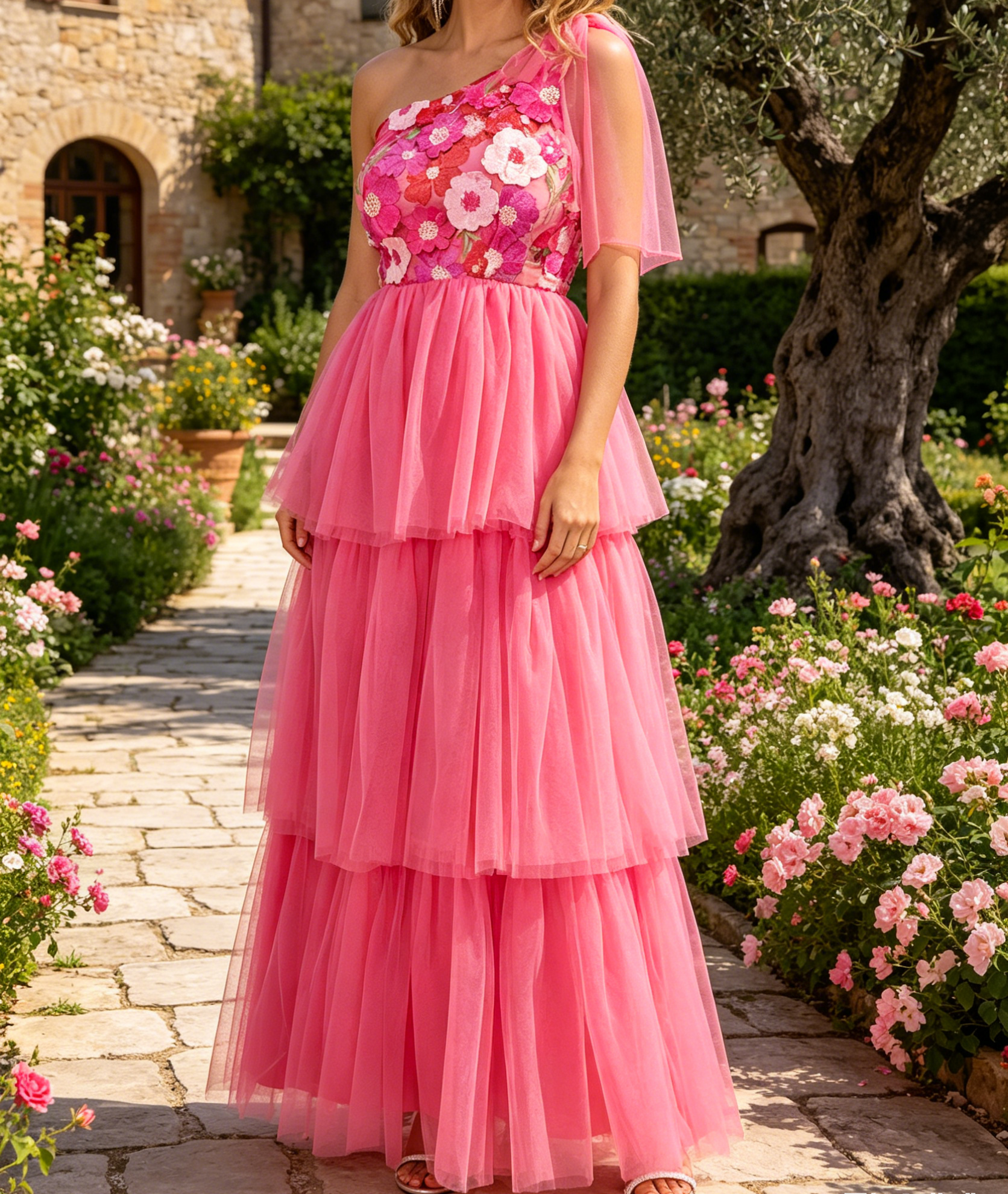 Festliches A-Linien Maxikleid in leuchtendem Pink – Elegantes One-Shoulder-Schnitt und floralem Print