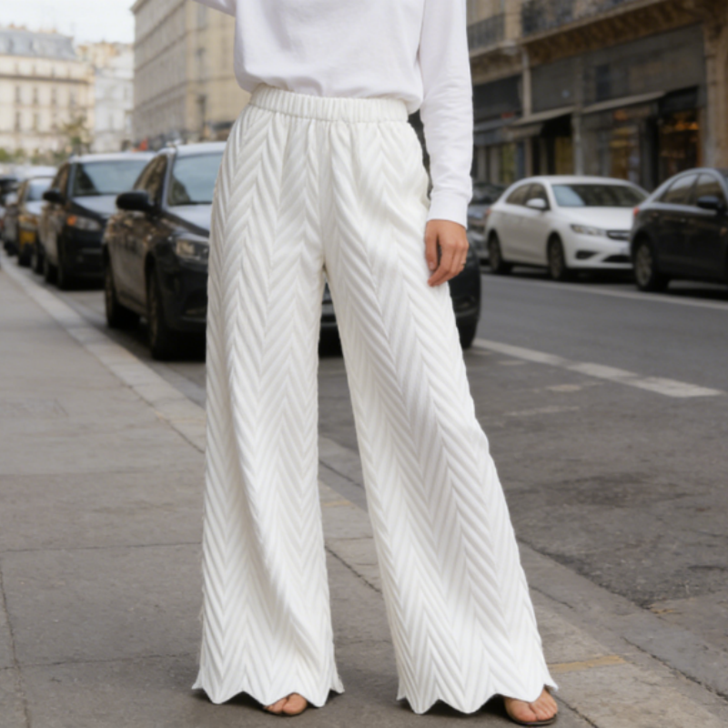 Edle Plissee-Hose mit Wellenstruktur | Reinweiß & Fließender Fall | Elegante 7/8-Länge & Weites Bein