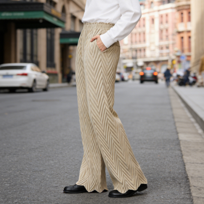 Elegante Plissee-Hose in Mocca-Braun | Wellenstruktur & Fließender Fall | Moderne 7/8-Länge