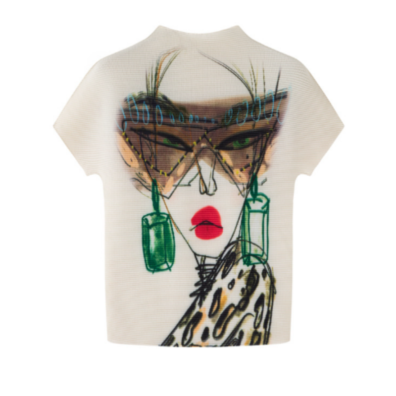 Plissee-Top mit moderner Mode-Illustration | Bunter Grafik-Print | Lockerer Schnitt & Kurzarm