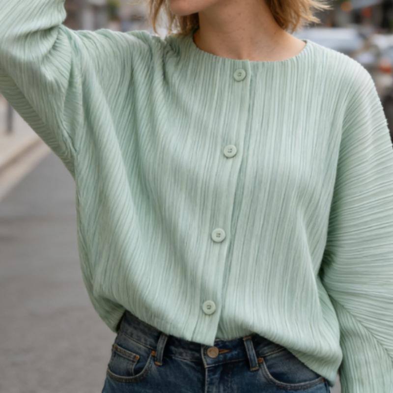 Plissee-Cardigan in Minzgrün – Strukturierte Jacke | Rundhalsausschnitt & Fledermausärmel | Frühlings-Look
