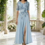 Stilvolles Chiffon-Abendkleid in Eisblau - V-Ausschnitt & florale Bestickung für den perfekten Auftritt