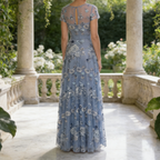 Elegantes Abendkleid in Hellblau mit Floralem Stickmuster – Bodenlange A-Linie Robe mit Pailletten Ärmeln