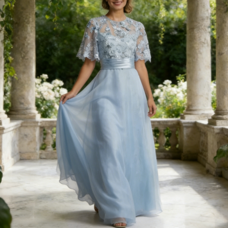 Elegantes Abendkleid in Hellblau mit Floralem Stickmuster – Bodenlange A-Linie Robe mit Cape-Ärmeln aus Tüll