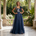 Exquisites Besticktes Damenkleid in Dunkelblau – Stilvolle Abendrobe mit Kontrastreichem Muster & Satin-Details