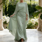 Elegantes Abendkleid mit Cape-Ärmeln – Salbeigrün, Figurbetont & Bodenlang