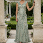 Elegantes Abendkleid mit Cape-Ärmeln – Salbeigrün, Figurbetont & Bodenlang