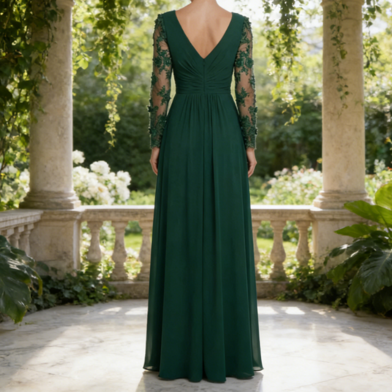 Elegantes Abendkleid mit Langarm – Smaragdgrün, Spitze & Bodenlang mit Schlitz
