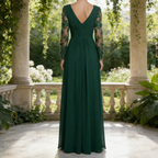 Elegantes Abendkleid mit Langarm – Smaragdgrün, Spitze & Bodenlang mit Schlitz