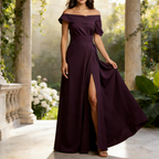 Elegantes Abendkleid mit Schlitz – Dunkellila, Figurumspielend & Bodenlang