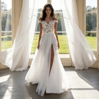Elfenbeinweißes Maxikleid mit Schlitz und floraler Spitze – Modernes Abendkleid