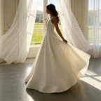 Elfenbeinweißes Tüll-Maxikleid mit Beinschlitz – Florale Spitze & V-Ausschnitt