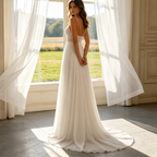 Elfenbeinweißes Maxikleid mit floraler Spitze und V-Ausschnitt – Elegante Abendrobe aus Tüll mit Schleppe