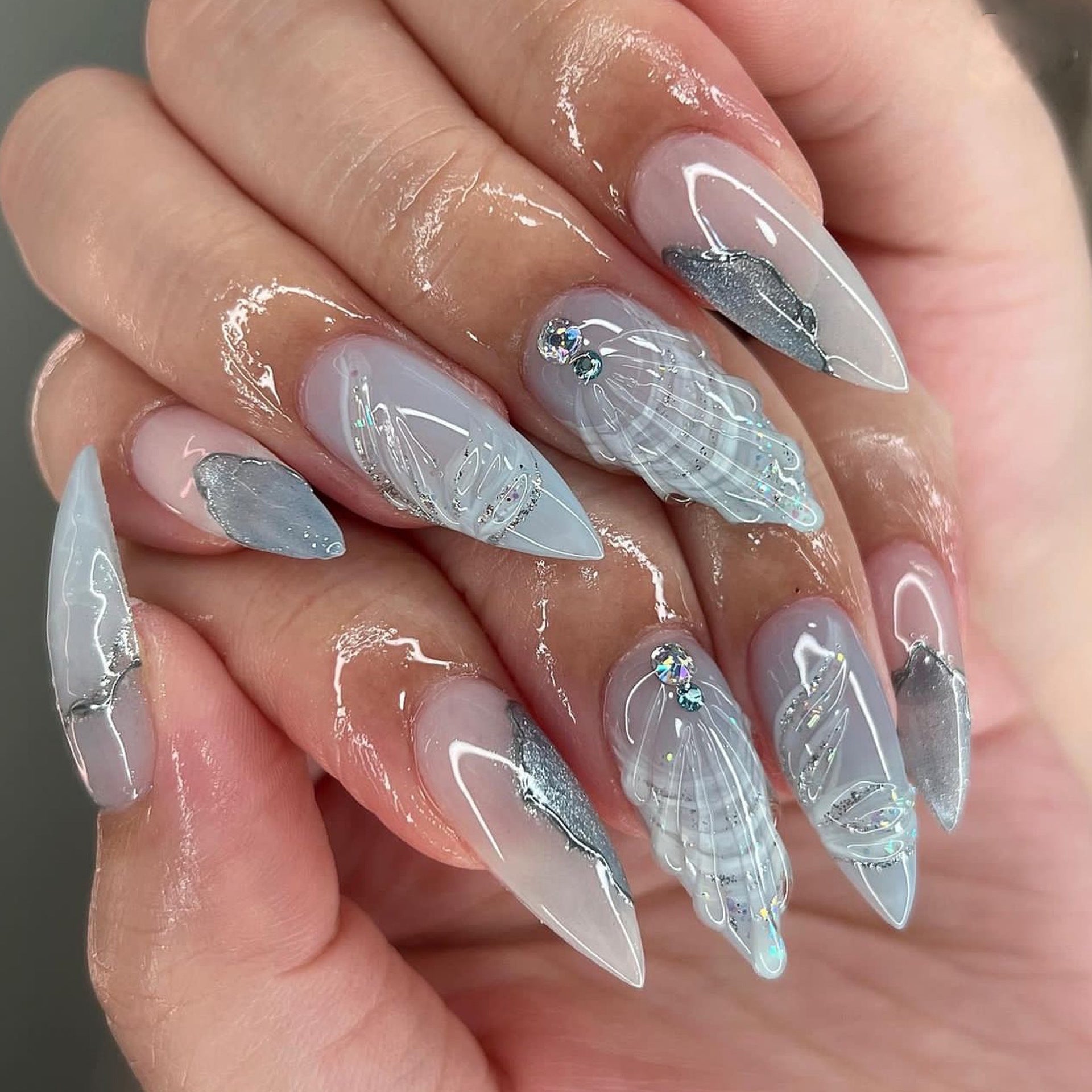 Almond Nägel Press On Nails in Blau mit 3D Wassertropfen Muscheln