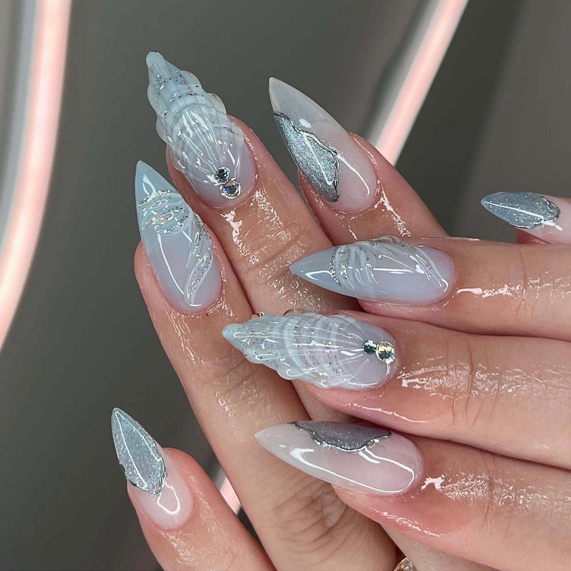 Almond Nägel Press On Nails in Blau mit 3D Wassertropfen Muscheln