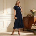 Klassisches Cocktailkleid Navyblau mit Puffärmeln und plissiertem Schlüsselloch-Ausschnitt