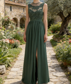 Elegantes Eukalyptus-Maxikleid in A-Linie – Spitze und Beinschlitz