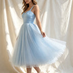 Traumhaftes Cocktailkleid in Himmelblau mit Herz-Ausschnitt, Satin-Mieder und voluminöser A-Linie