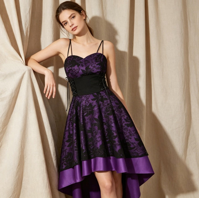 Gothic Cocktailkleid in Lila-Schwarz mit Herz-Ausschnitt und Vokuhila-Spitzenrock
