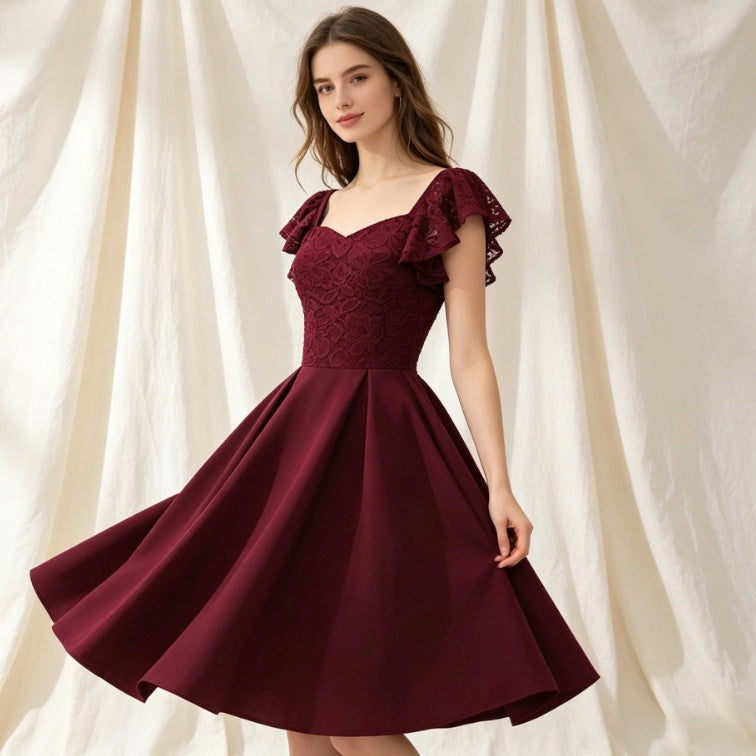Edles Cocktailkleid in Weinrot mit Herz-Ausschnitt, Spitzen-Oberteil und A-Linie-Rock