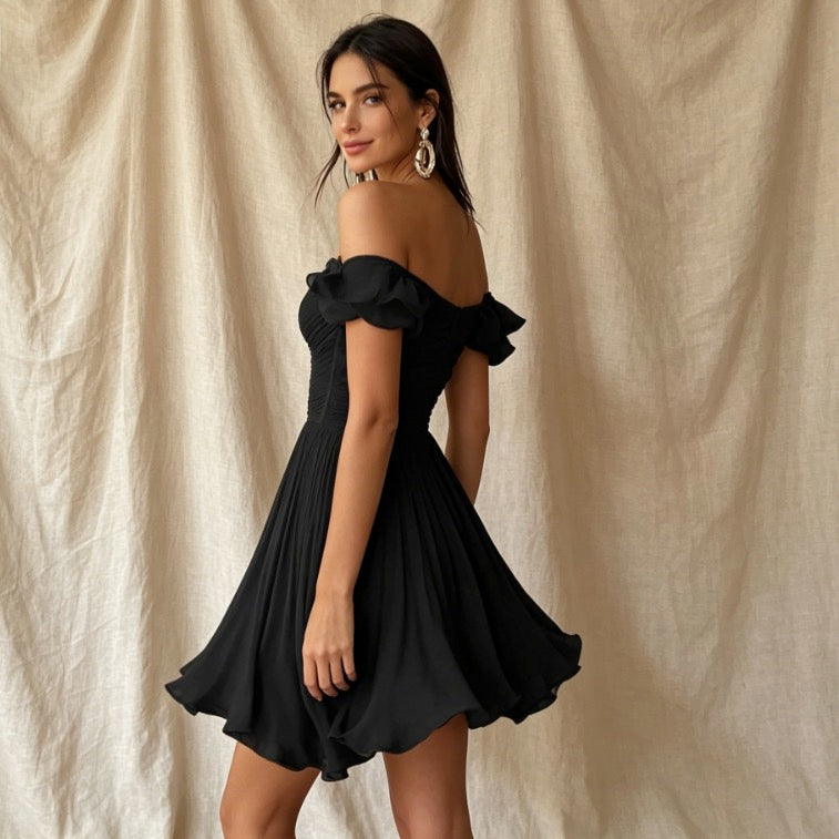 Edles Cocktailkleid in Schwarz mit Off-Shoulder-Ausschnitt, Plissee und A-Linie-Schnitt