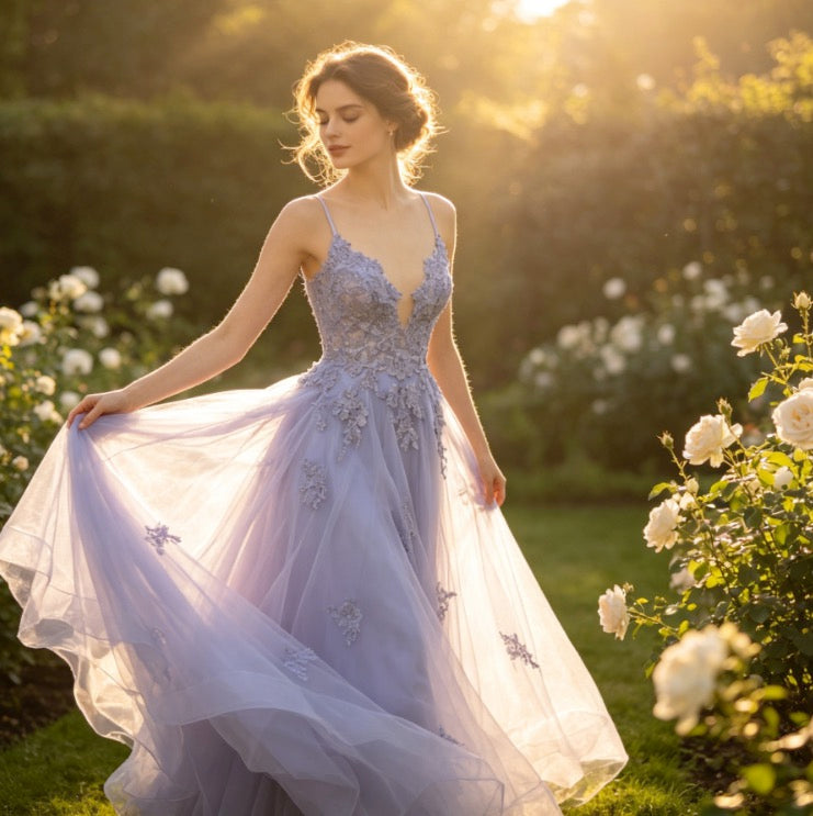 Luxuriöses Abendkleid in Flieder mit Pailletten-Spitze und tiefem V-Ausschnitt