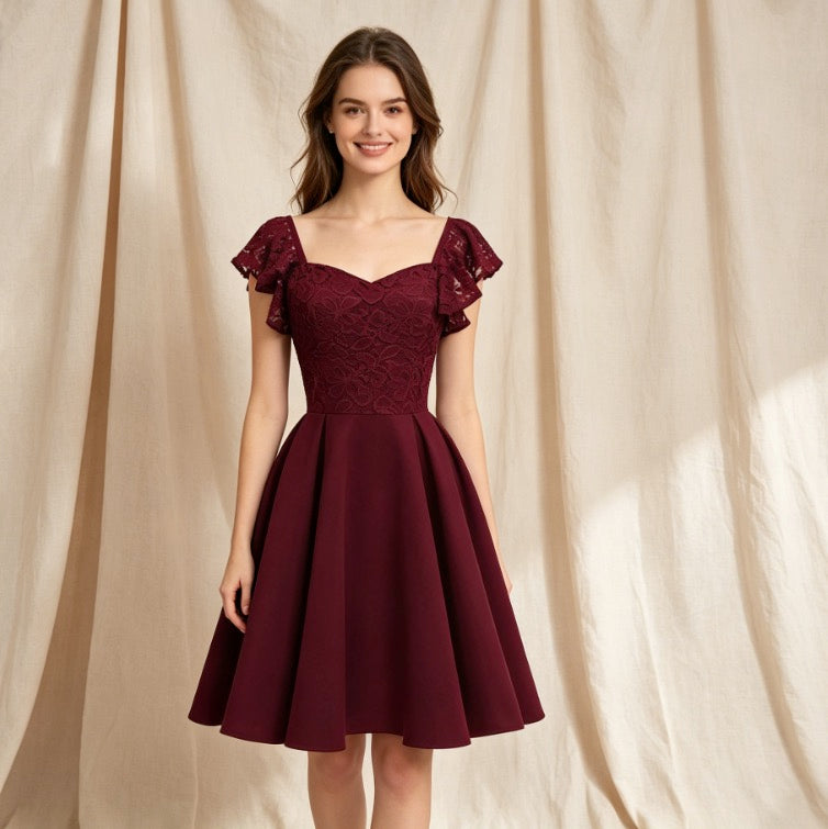Edles Cocktailkleid in Weinrot mit Herz-Ausschnitt, Spitzen-Oberteil und A-Linie-Rock