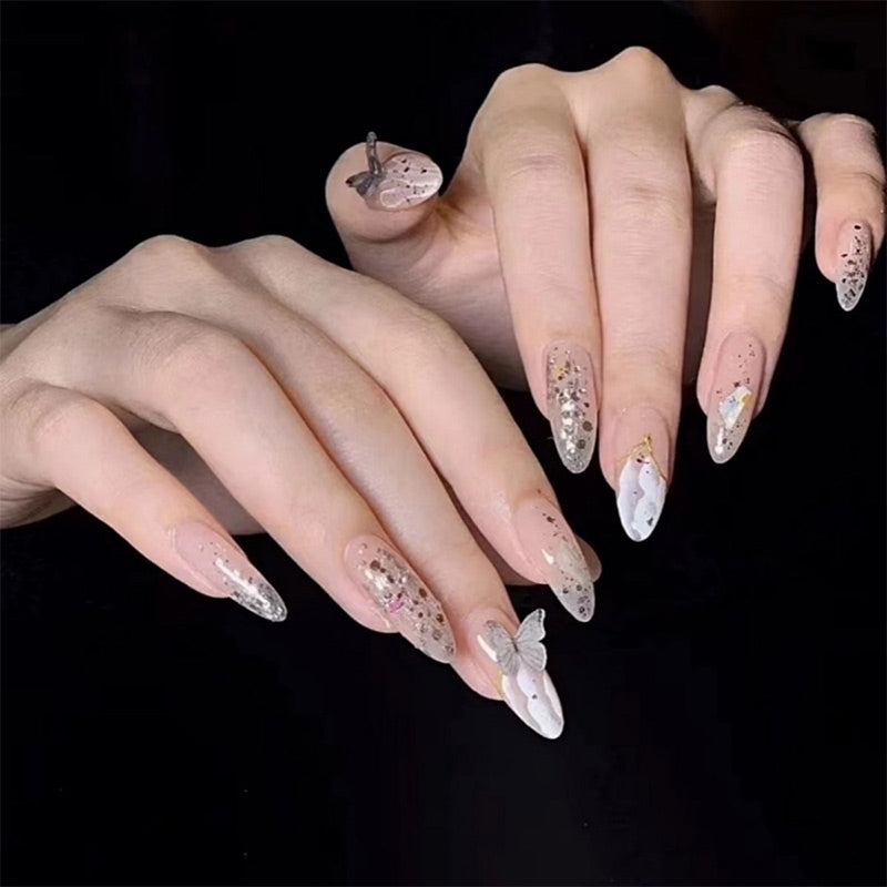 Almond Nägel in Hellgelb mit Schmetterlings-Design im Feenstil