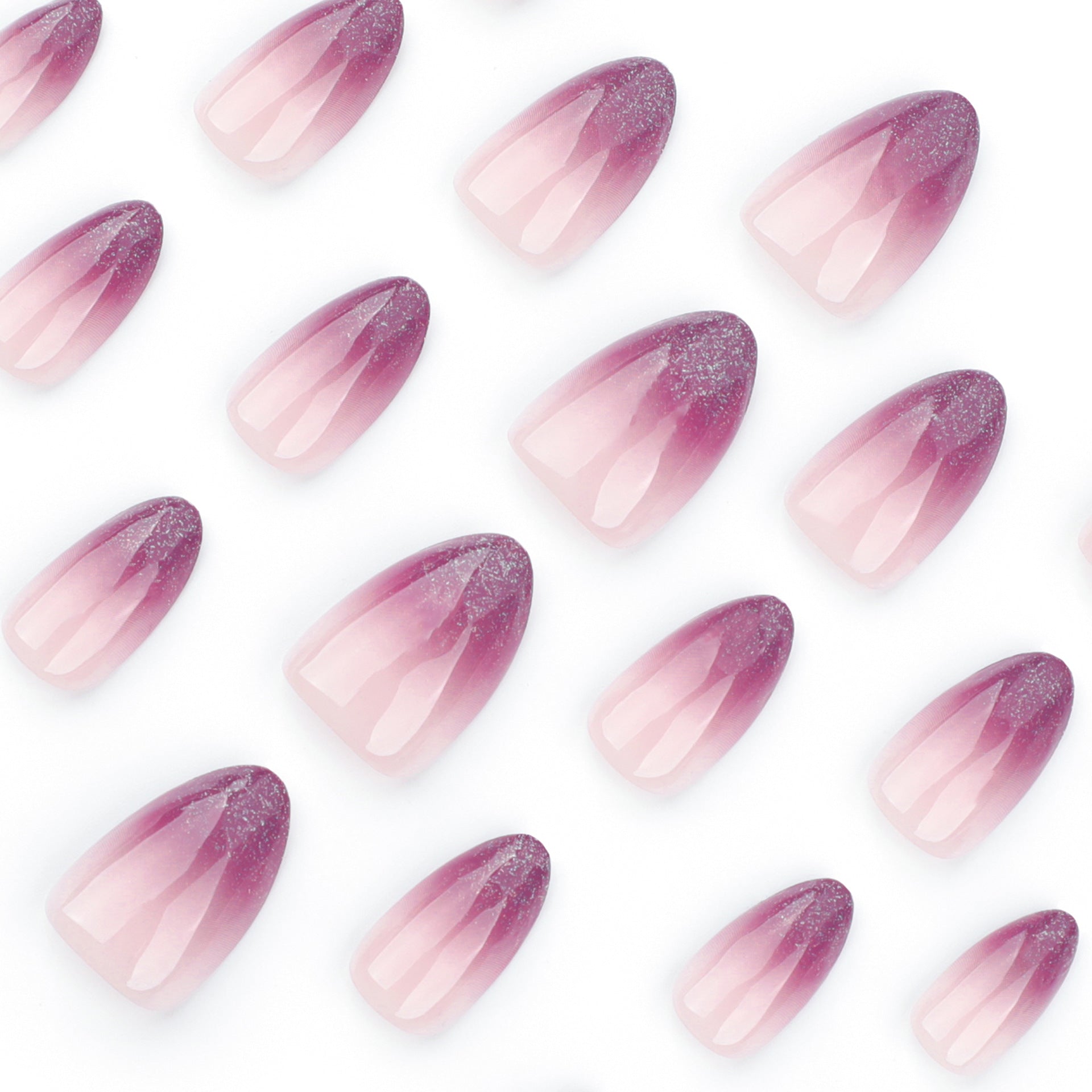 Almond Nägel in Lila mit French Ombre und Glitzer