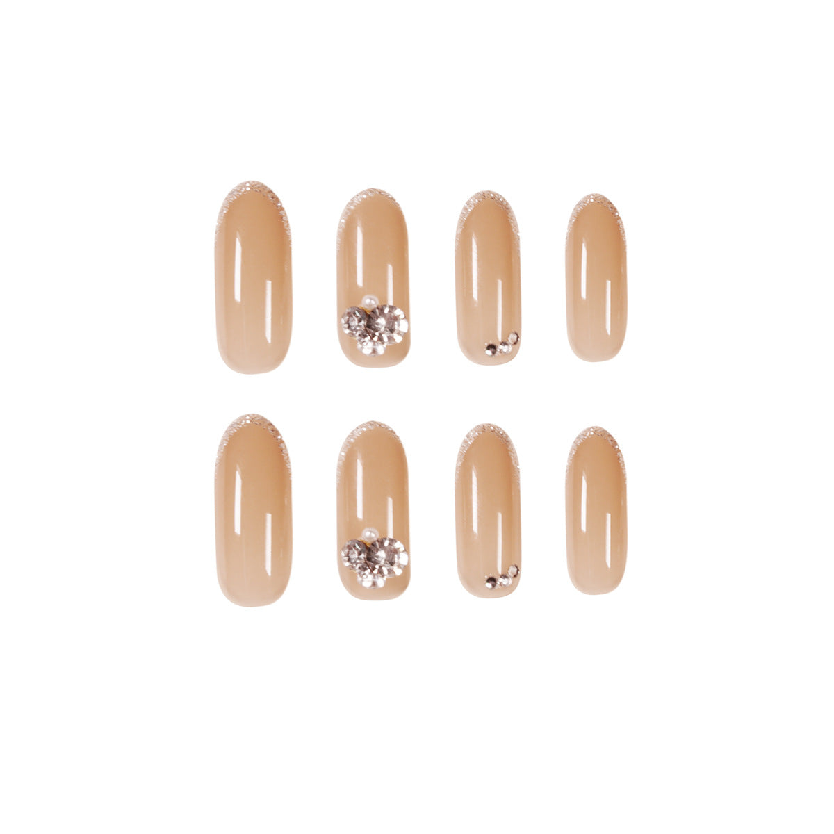 Almond Nägel in Nude mit Silbernem French und Strass