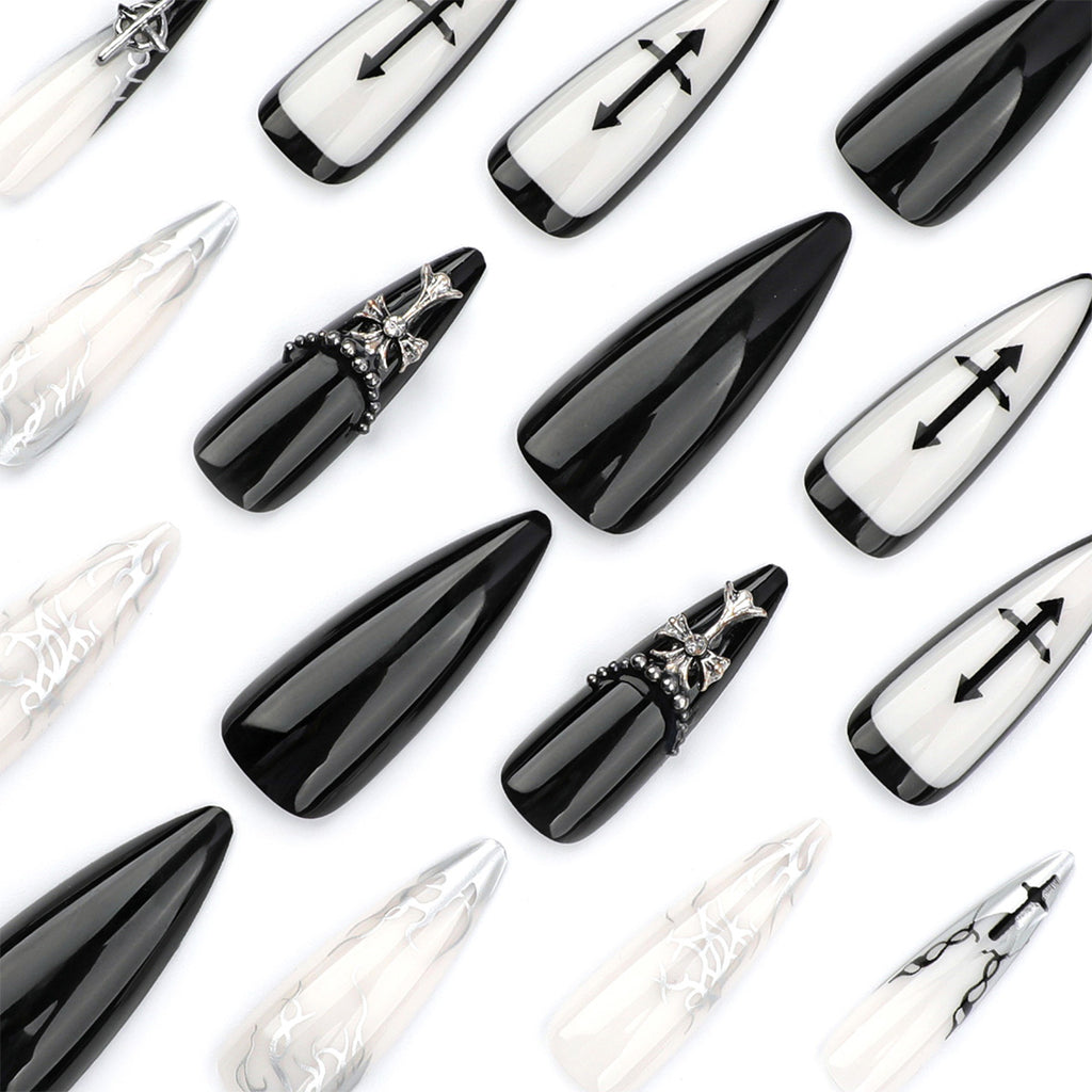 Ballerina Nägel im Cool-Dark Gothic Stil mit French und Kreuz