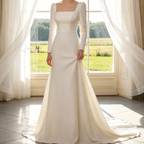 Exklusives Maxikleid in Elfenbein – Figurbetontes Modell mit modernem Karree-Ausschnitt, langen Ärmeln und Meerjungfrau-Silhouette